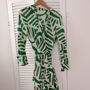 Stunning DVF green shirt dress - sz 6